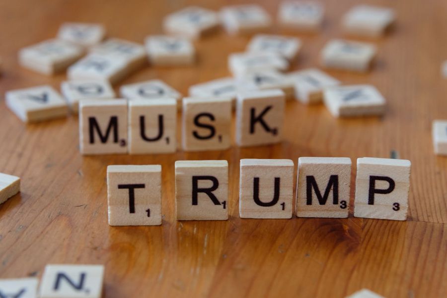 Photo de Markus Winkler: https://www.pexels.com/fr-fr/photo/tuiles-de-scrabble-avec-les-mots-musk-et-trump-sur-une-surface-en-bois-30945283/