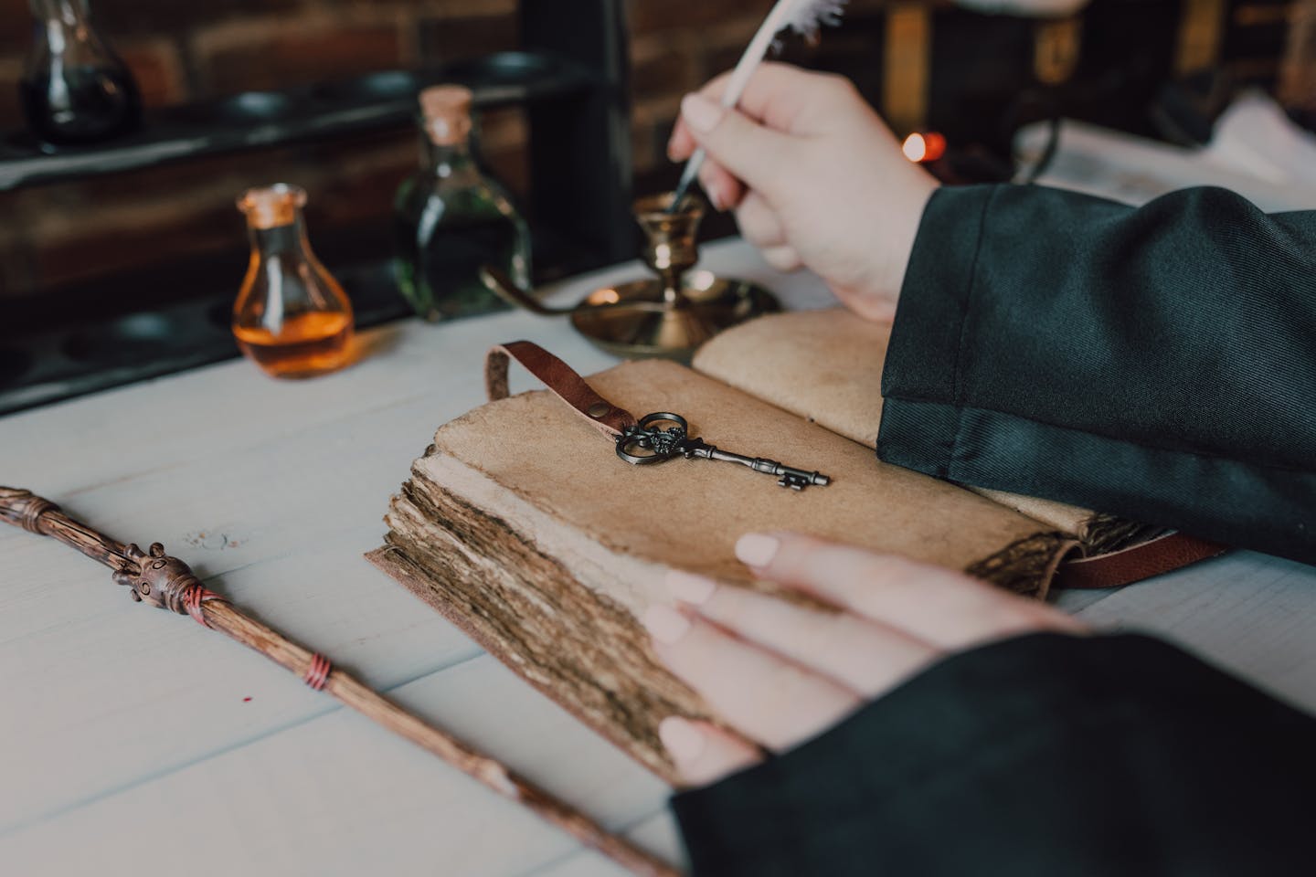 Photo de RDNE Stock project: https://www.pexels.com/fr-fr/photo/nature-main-nuit-sombre-7978055/