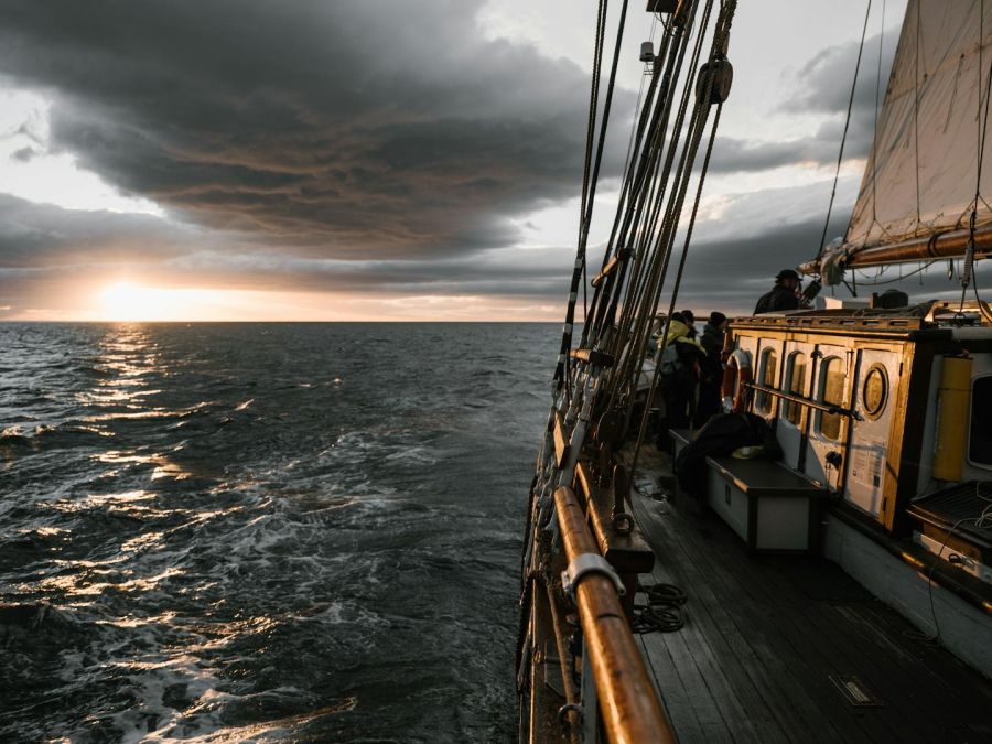 Photo de ArtHouse Studio: https://www.pexels.com/fr-fr/photo/mer-nature-ciel-soleil-couchant-4347768/